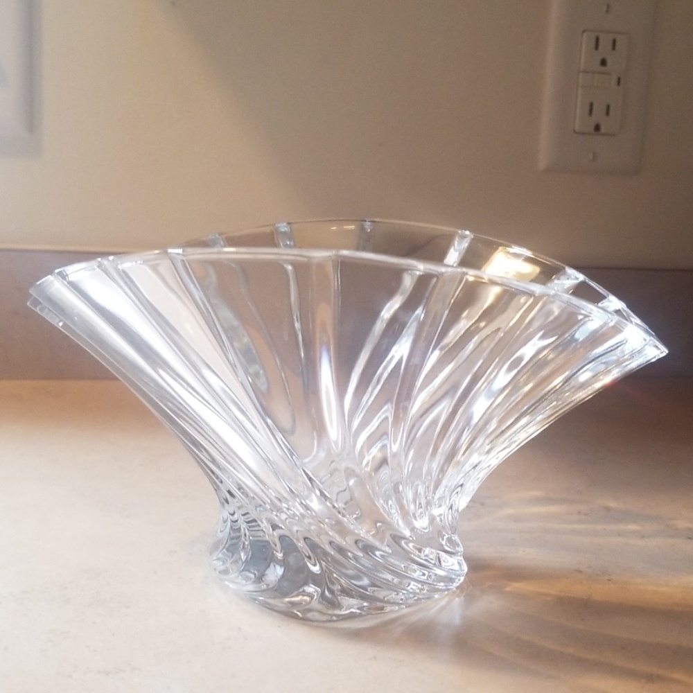 Mikasa Flores Flair Bowl